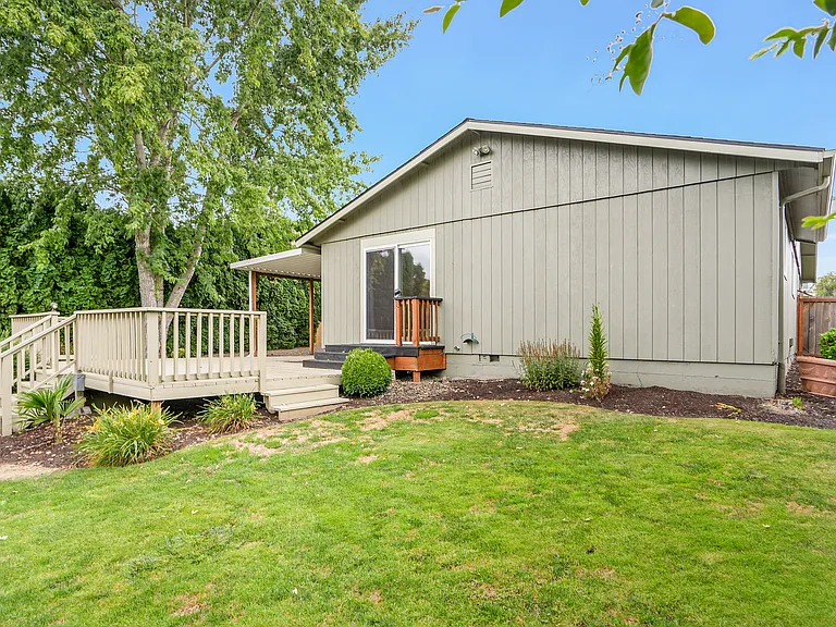2560 Nautilus Ave NW — Photo 24