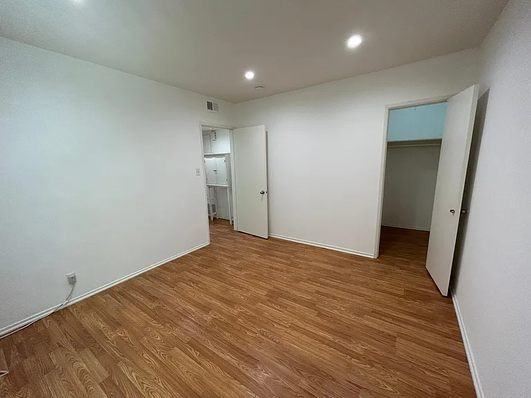 10722 Missouri Ave #6 — Photo 11