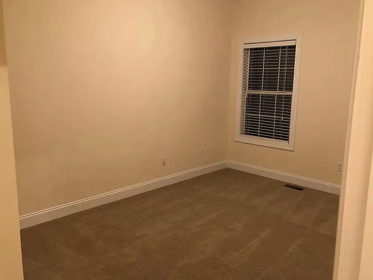 506 Eagle Pointe Dr — Photo 3