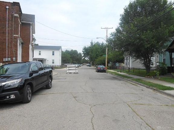 4th image of 523 Oak St