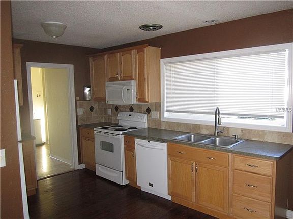 3rd image of 5548 Dartmouth Ave N