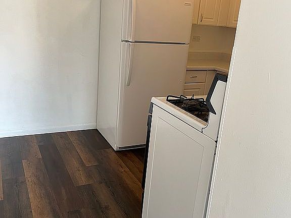 4th image of 1307 N Baldwin Ct Unit 3D