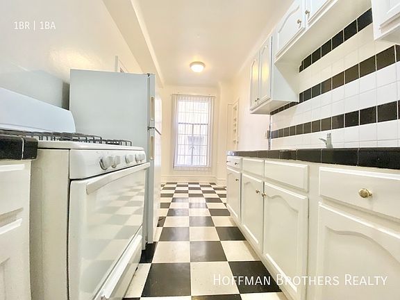 3rd image of 715 S Normandie Ave #701A
