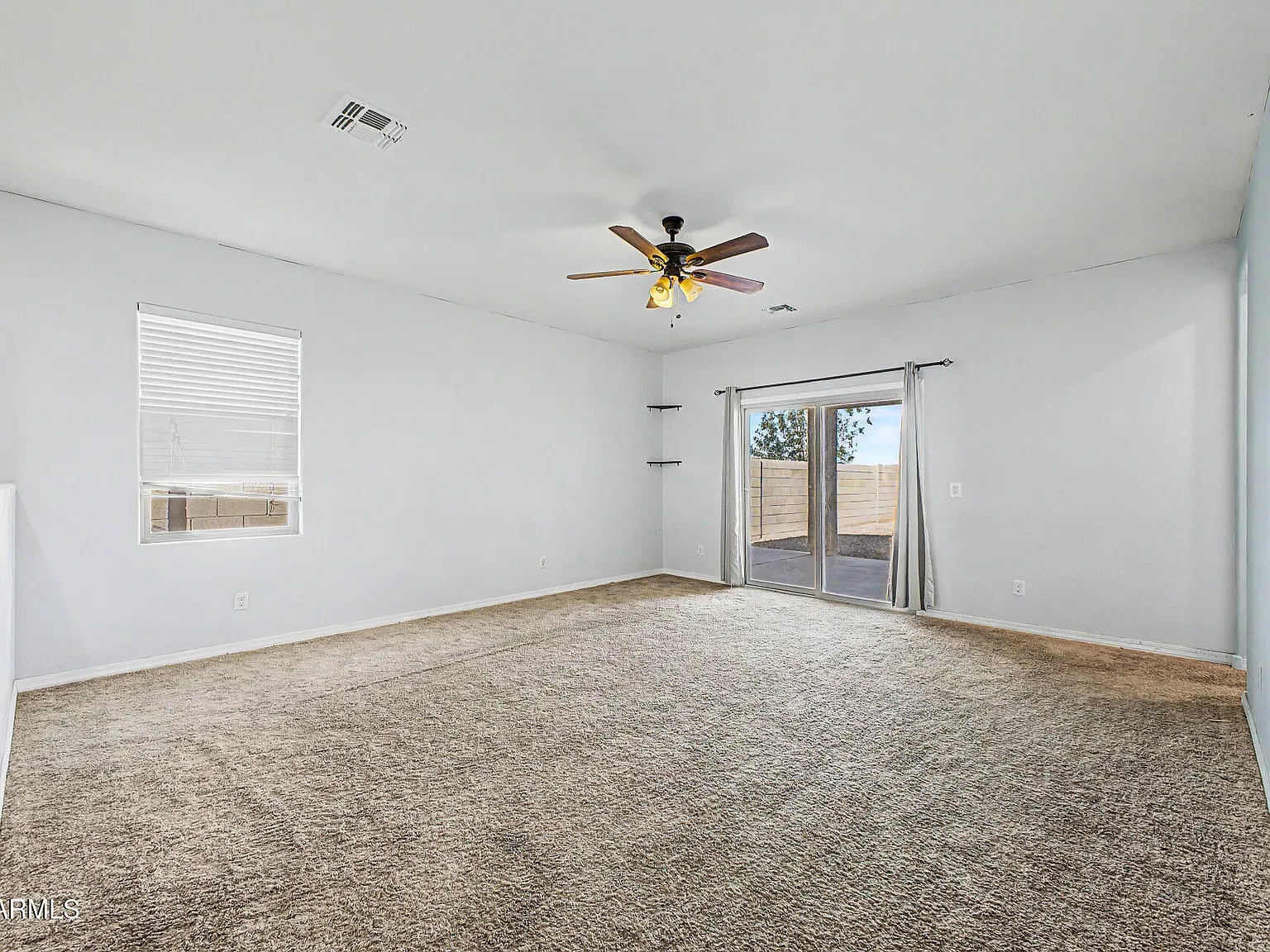 3 bed, $1,900 — Photo 4