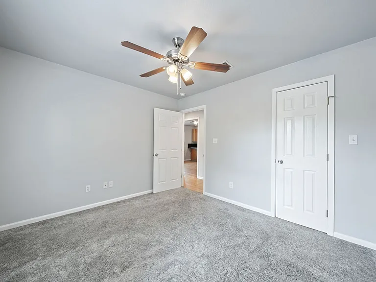 4612 Bennett Avenue — Photo 35