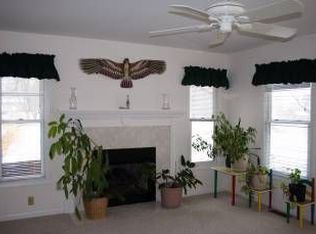 4N385 Foxfield Dr, Campton Hills, IL 60175