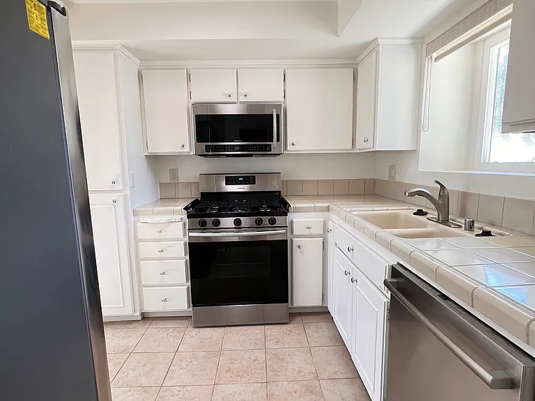 3293 Oak Knoll Dr — Photo 5