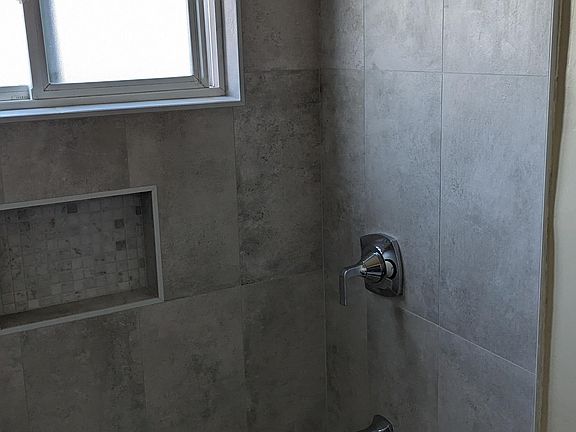 4th image of 3070 Moorpark Ave APT 15