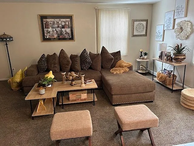 2 bed, 1000 sqft, $1,150 — Photo 2