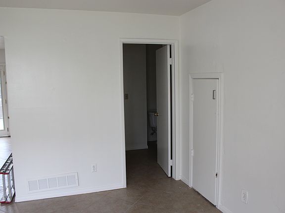 Bathroom Entry and Storage 