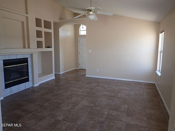 3rd image of 3713 La Cuesta Dr