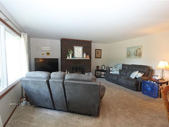 3rd image of 1036 E Northland Dr