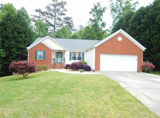 404 Crested View Dr, Loganville, GA 30052