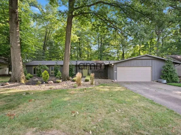 12477 The Blfs, Strongsville, OH 44136