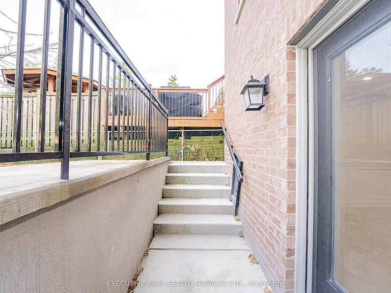 337 Centennial Rd #BASEMENT — Photo 29