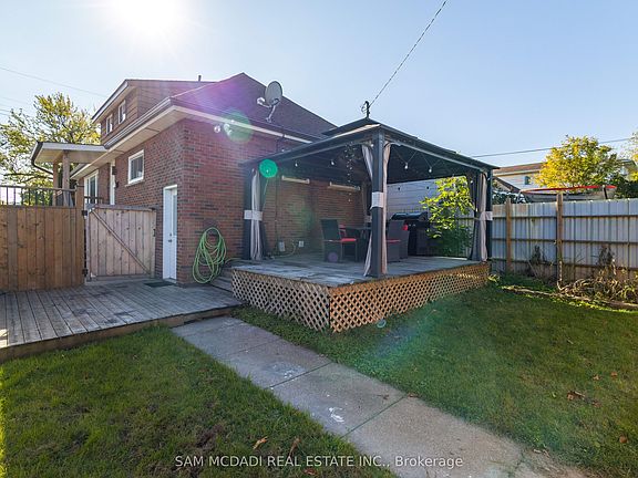 4th image of 55 Allan Ave