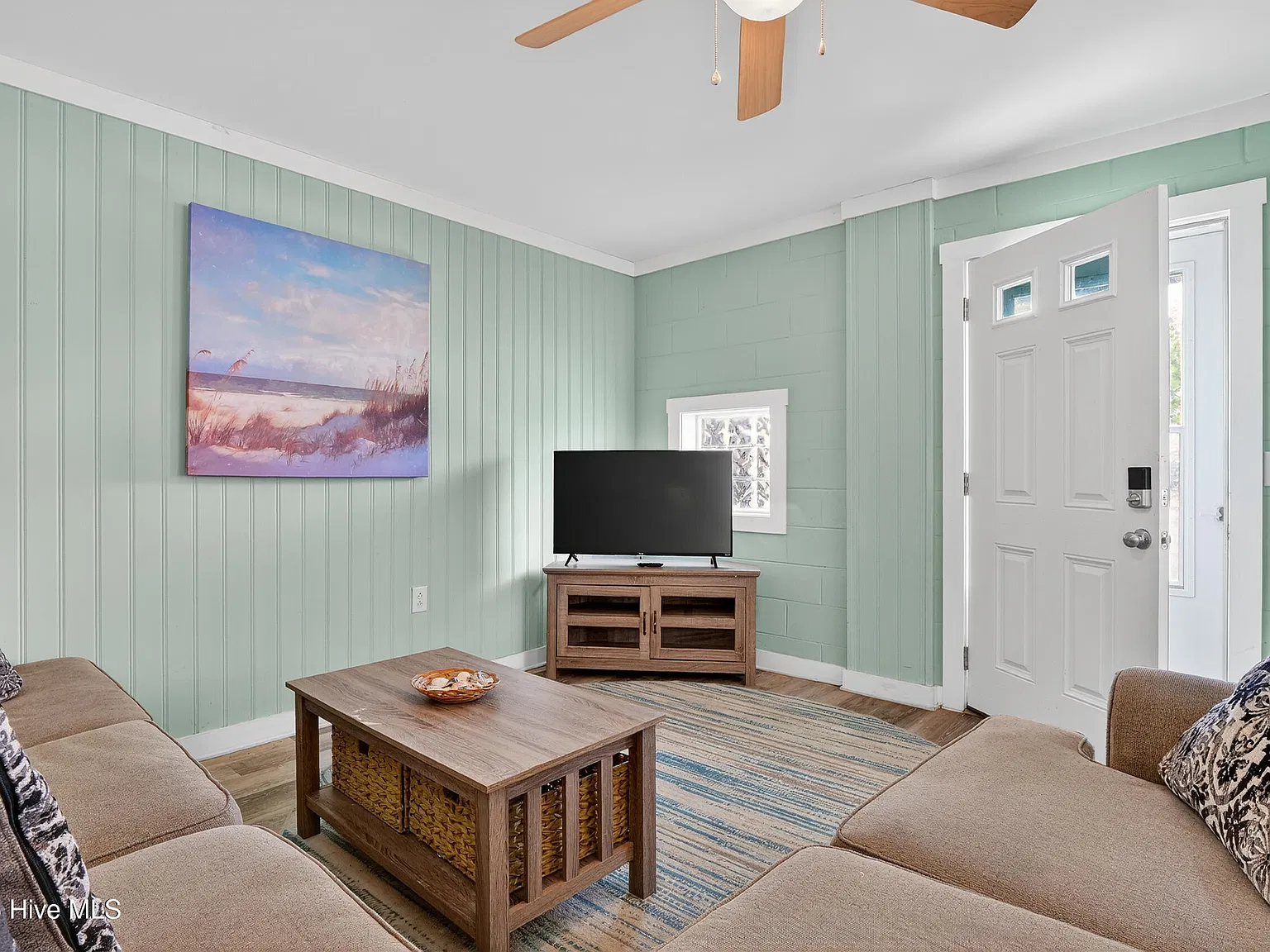 2 bed, 1.0 bath, 1100 sqft, $1,250 — Photo 4