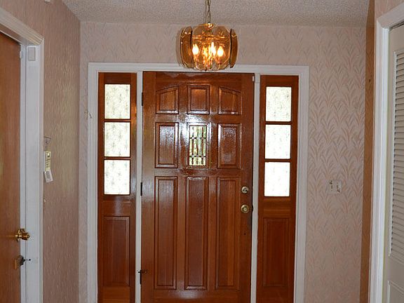 5th image of 574 SE Faith Terrace