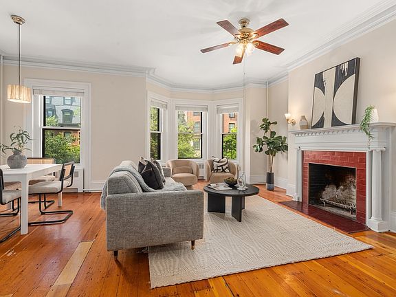 3rd image of 338 Marlborough St APT 2