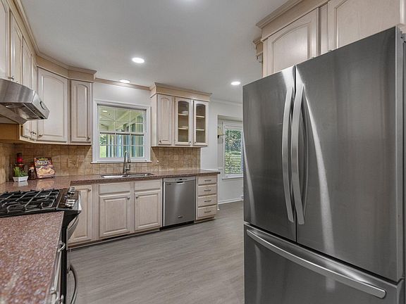 4th image of 114 Gail Dr