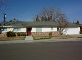 1220 Pine St, Selma, CA 93662
