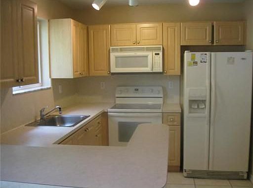 2nd image of 1241 SE 29th St Unit 206