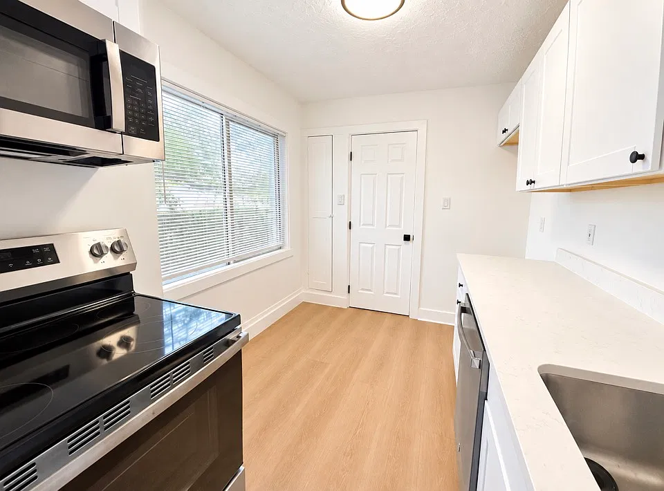 16 N 100 W — Photo 2