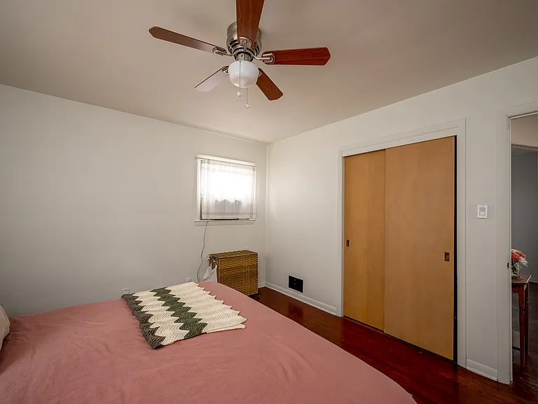 9403 W Capitol Dr — Photo 7