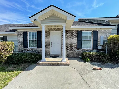 305 Parade Ct Photo 1