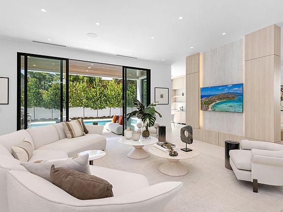 5th image of 1051 NE 2nd Terrace