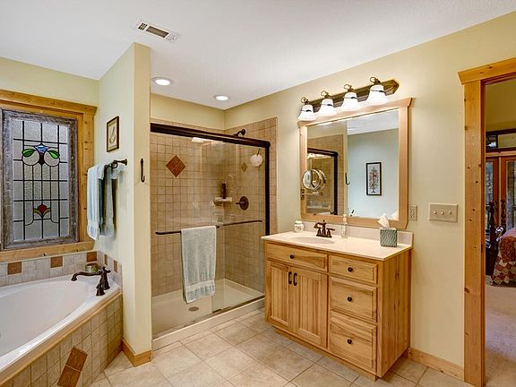 27th image of 58 Morley Dr