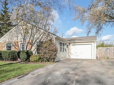 11 Pomeroy Rd, Montgomery, IL, 60538