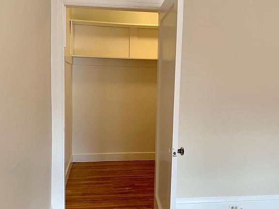 5th image of 2940 Van Ness Ave #1