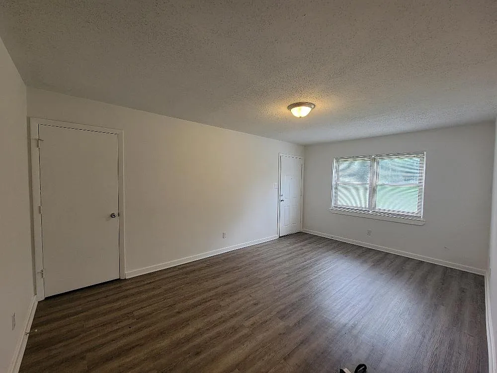 Building Photo - 409 Sykes Ave #A