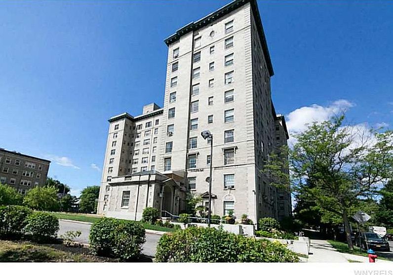 1st image of 33 Gates Cir #10C