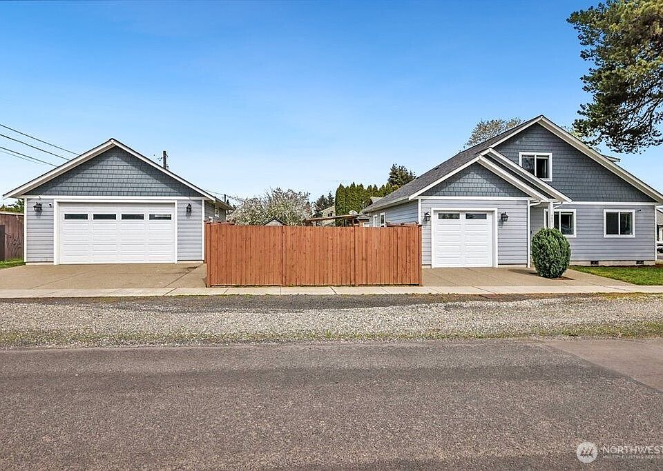 1st image of 903 Atherton Street