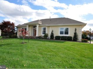 43 Parry Dr, Hainesport, NJ 08036