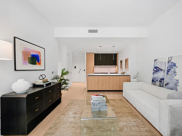 312 W 43rd St #2B — Photo 9