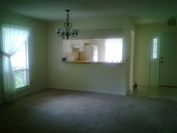 Dining room into kitchen