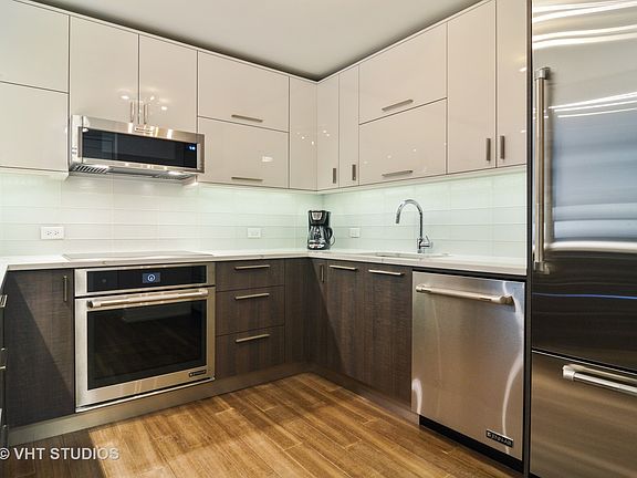 3rd image of 1516 N State Pkwy APT 18D