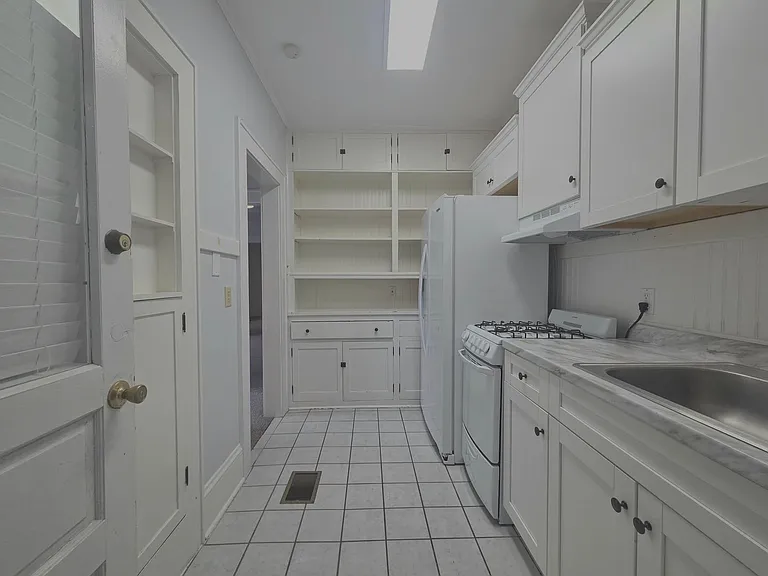 211 E Park St — Photo 12