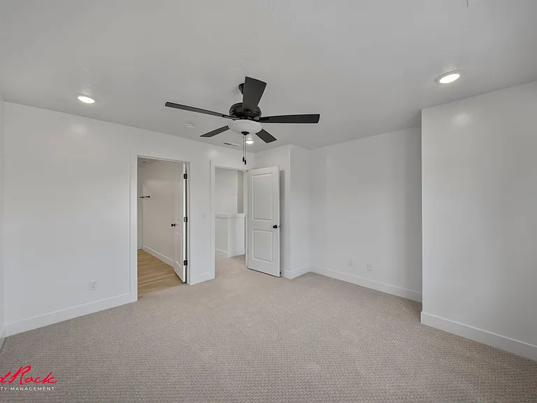1037 E Malibu Ln — Photo 21