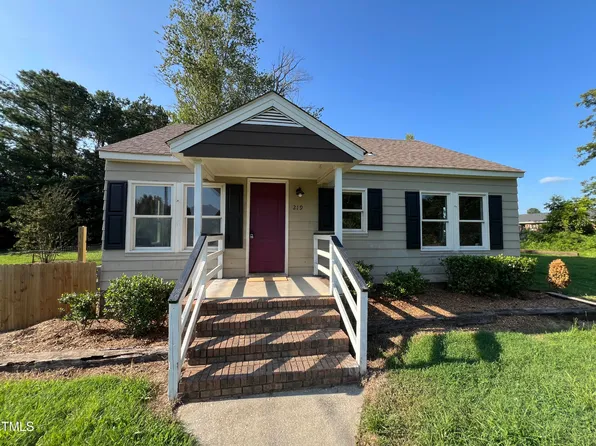 219 E Erwin St, Coats, NC 27521