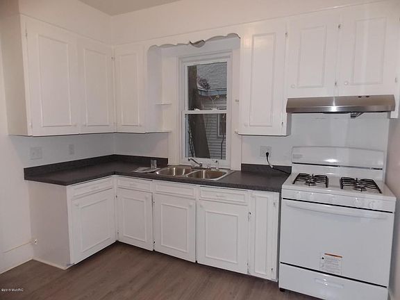 5th image of 1727 Silver Ave SE