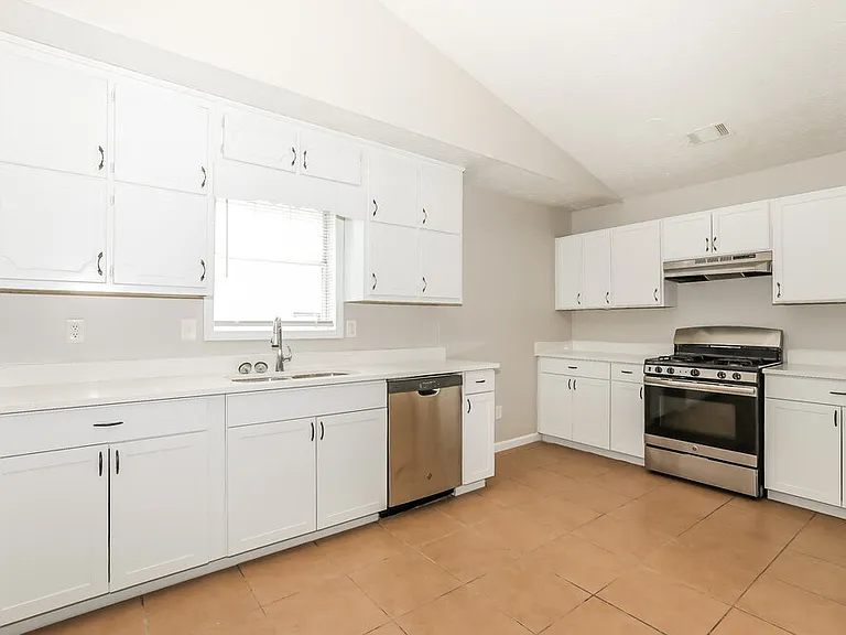 5712 Mistyview Dr — Photo 6