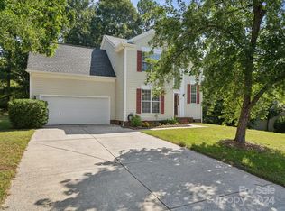 14801 Pomerol Ln, Pineville, NC 28134