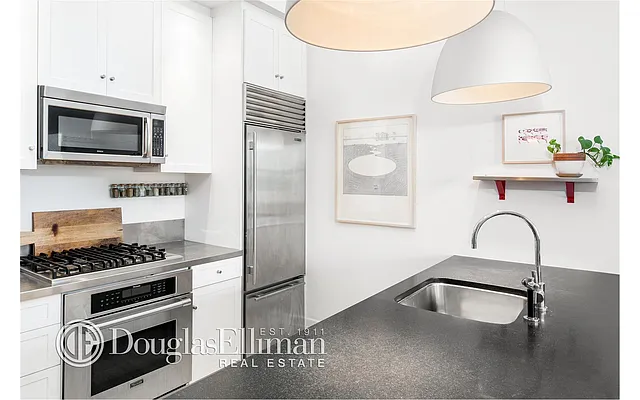 Sold by Douglas Elliman | media 15