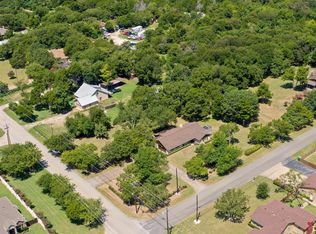 917 E Wintergreen Rd, Cedar Hill, TX 75104