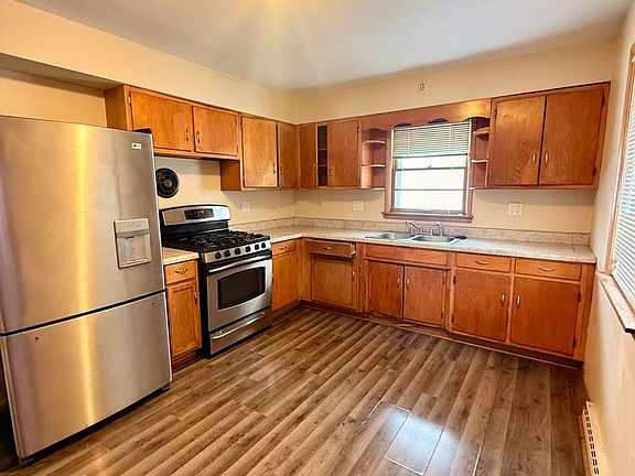 3rd image of 1711 Midway Dr
