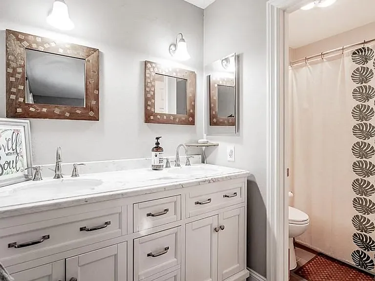 2801 S Fairview St #B — Photo 4